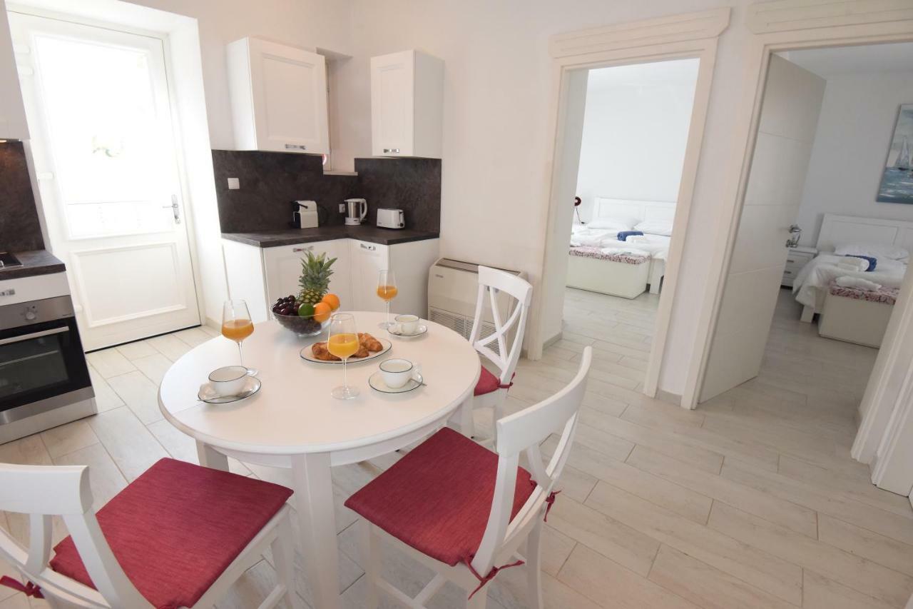 Puntamika Laterna Appartement Zadar Buitenkant foto